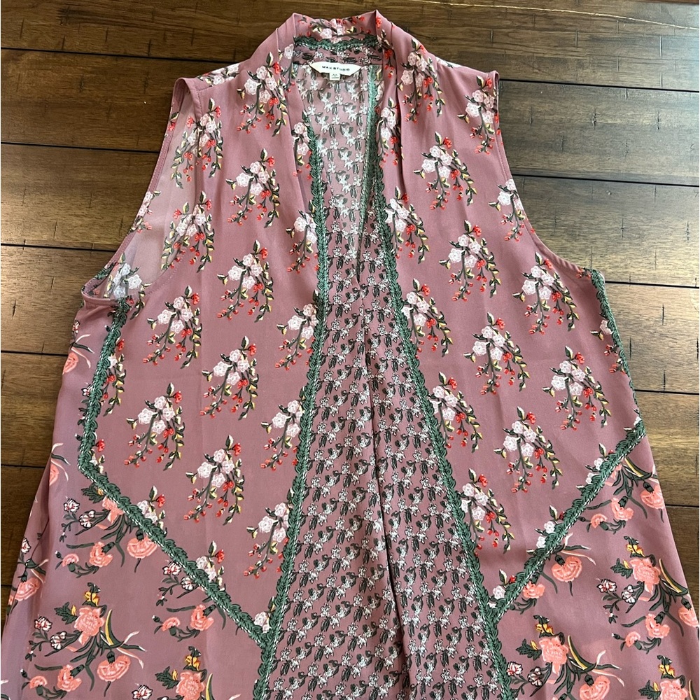 Dusty mauve loose fitting tank.
